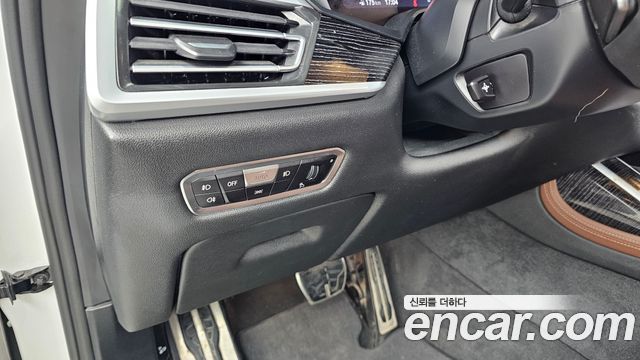BMW X7 2021 — photo 27