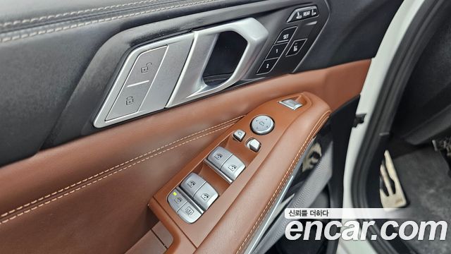BMW X7 2021 — photo 29