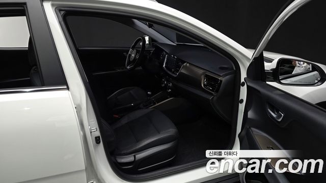 Kia Stonic 2019 — photo 11