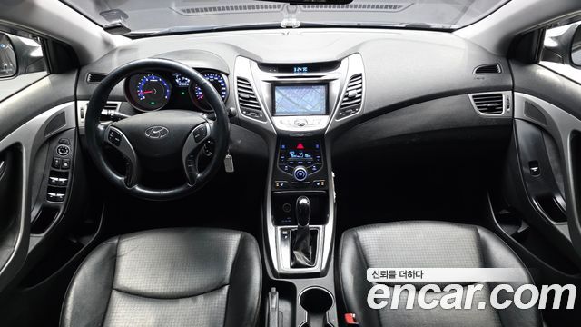 Hyundai AVANTE 2014 — photo 10