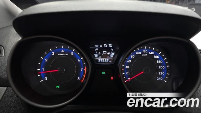 Hyundai AVANTE 2014 — photo 11