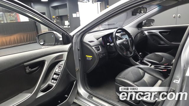 Hyundai AVANTE 2014 — photo 13