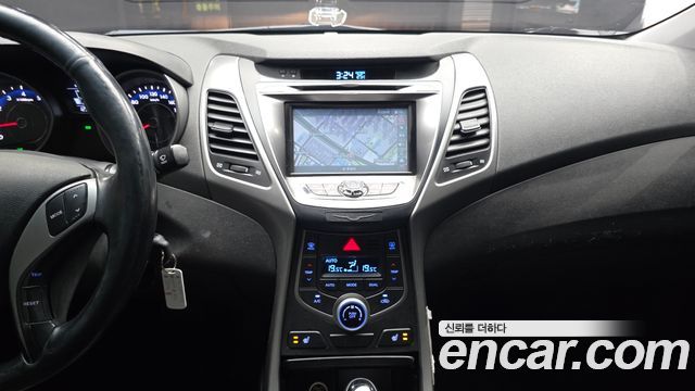 Hyundai AVANTE 2014 — photo 20