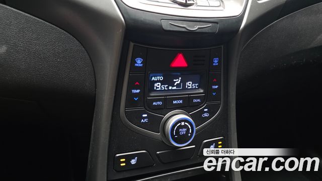 Hyundai AVANTE 2014 — photo 23