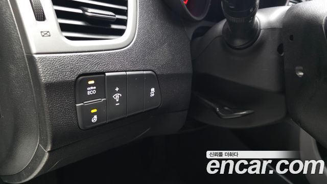 Hyundai AVANTE 2014 — photo 25