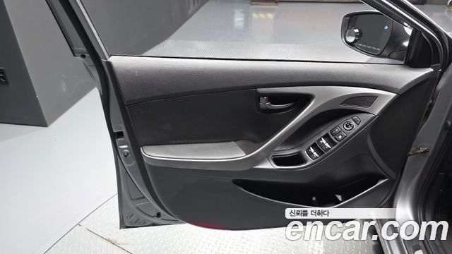 Hyundai AVANTE 2014 — photo 14