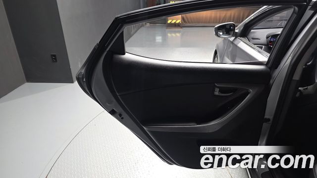 Hyundai AVANTE 2014 — photo 15