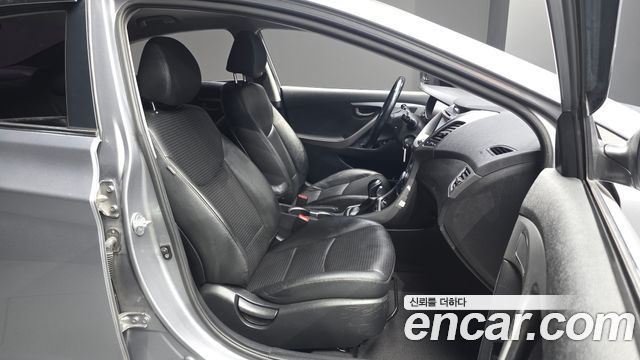 Hyundai AVANTE 2014 — photo 16
