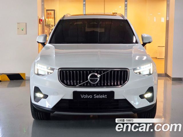 Volvo XC40 2026 — photo 3