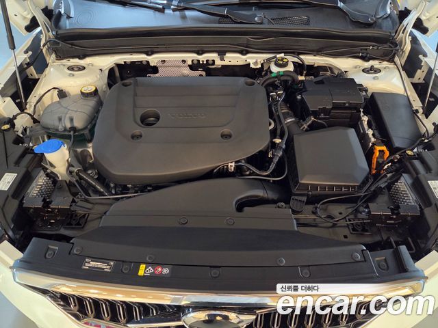 Volvo XC40 2026 — photo 6