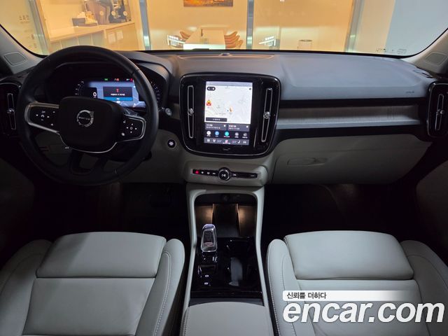 Volvo XC40 2026 — photo 7