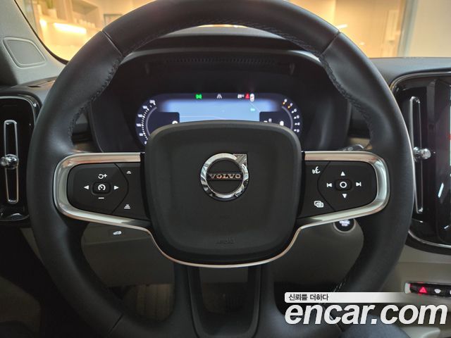 Volvo XC40 2026 — photo 13