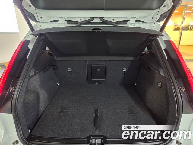 Volvo XC40 2026 — photo 19