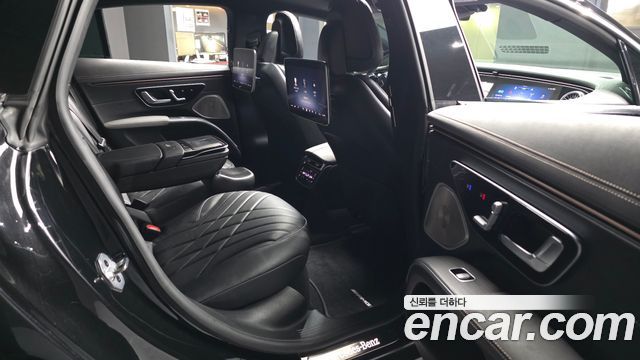 Mercedes-Benz EQS 2023 — photo 18