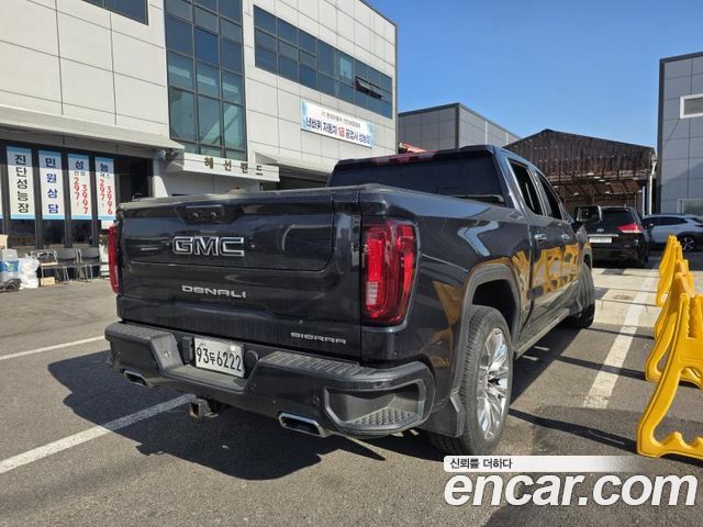 GMC Sierra 2023 — photo 14