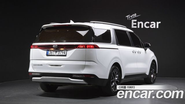 Kia Canival 2021 — photo 2