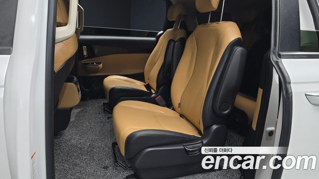 Kia Canival 2021 — photo 11