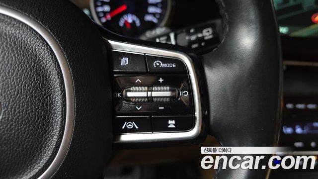 Kia Canival 2021 — photo 18