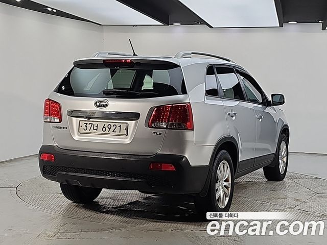Kia Sorento 2011 — photo 4