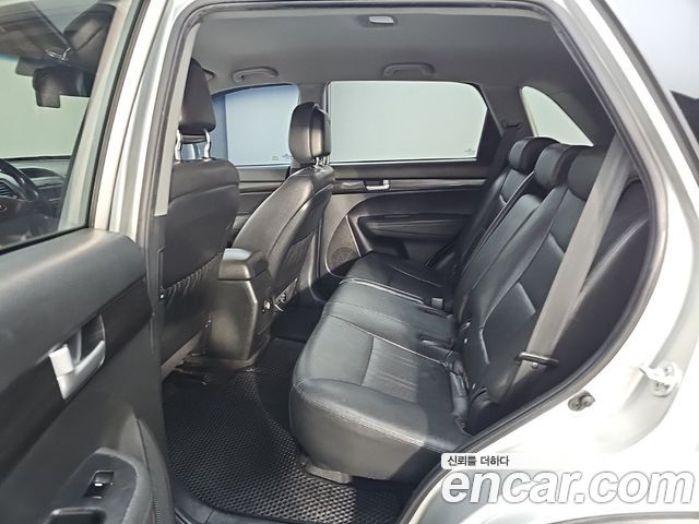 Kia Sorento 2011 — photo 10