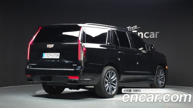 Cadillac Escalade 2023 — photo 2