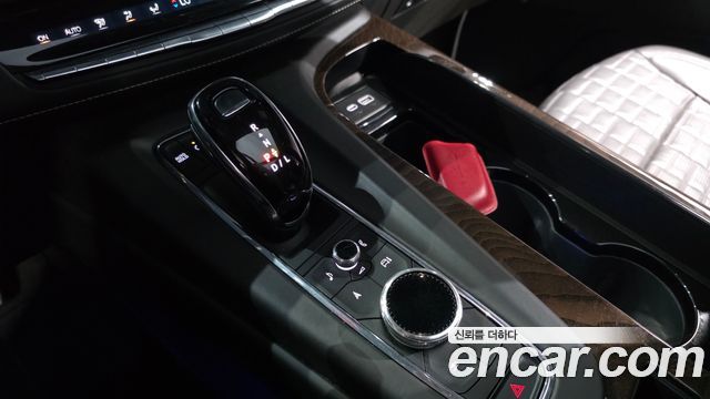 Cadillac Escalade 2023 — photo 9