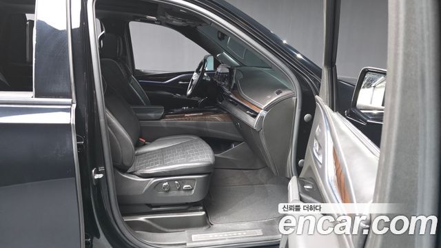 Cadillac Escalade 2023 — photo 11
