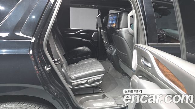 Cadillac Escalade 2023 — photo 12