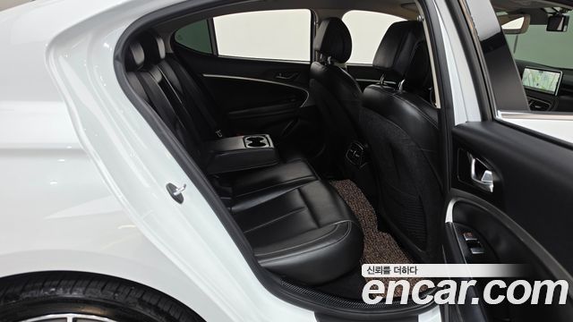 Genesis G70 2021 — photo 17