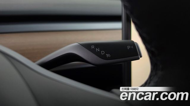 Tesla Model Y 2024 — photo 12
