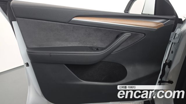 Tesla Model Y 2024 — photo 14