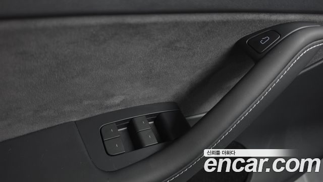 Tesla Model Y 2024 — photo 28