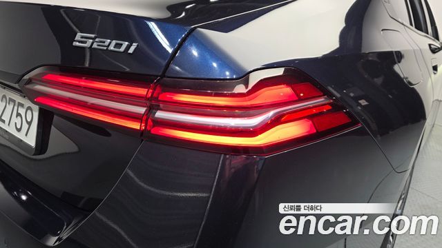 BMW 5-Series 2024 — photo 9
