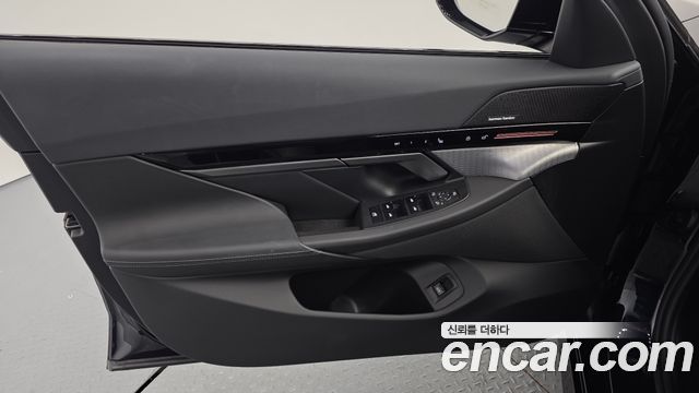 BMW 5-Series 2024 — photo 14