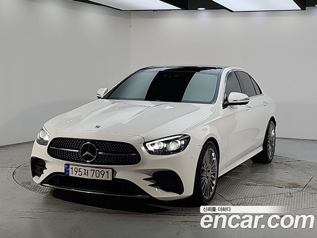 Mercedes-Benz E-Class 2022 — photo 1