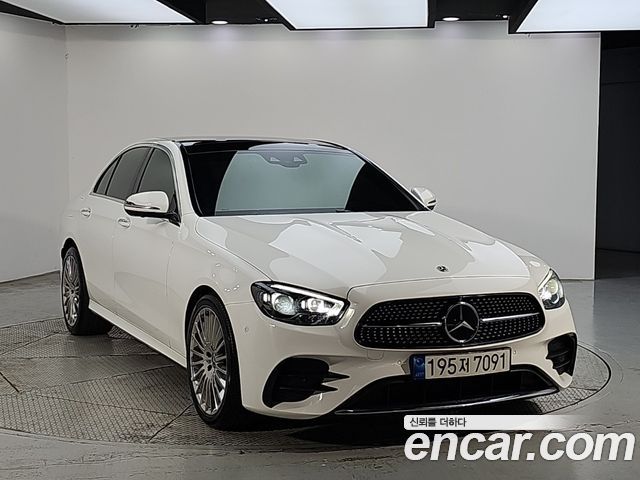 Mercedes-Benz E-Class 2022 — photo 2