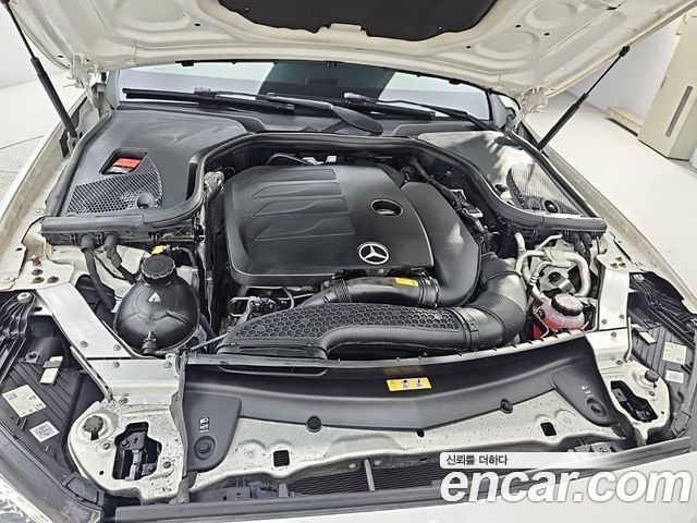 Mercedes-Benz E-Class 2022 — photo 6