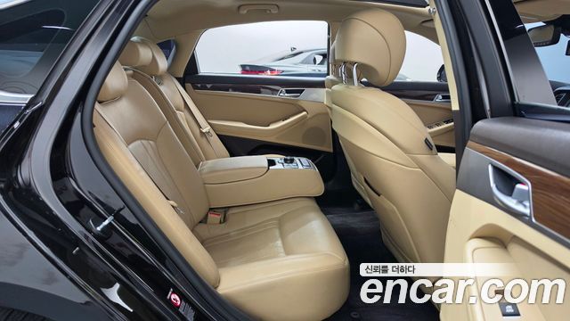 Genesis G80 2018 — photo 28