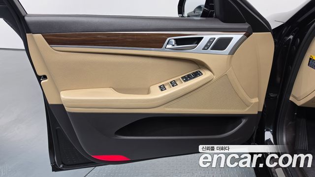 Genesis G80 2018 — photo 30