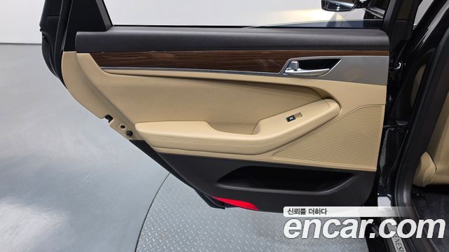 Genesis G80 2018 — photo 31