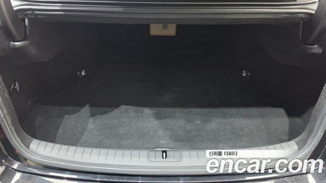 Genesis G80 2018 — photo 32
