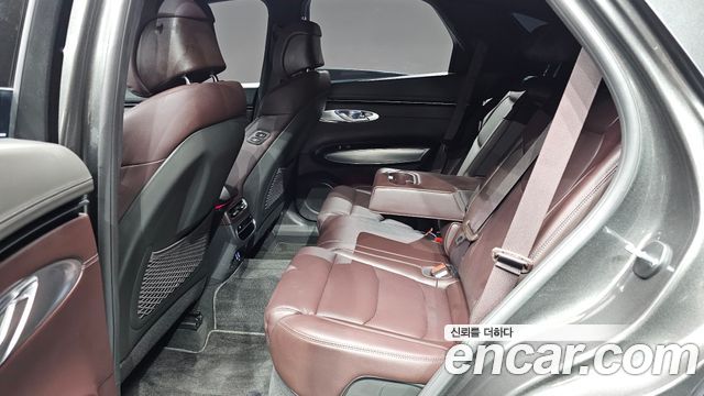 Genesis GV70 2023 — photo 18