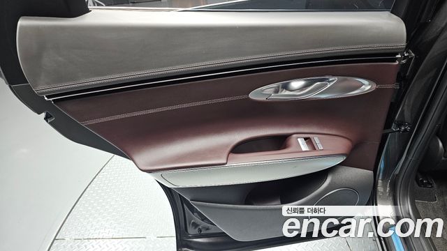 Genesis GV70 2023 — photo 15