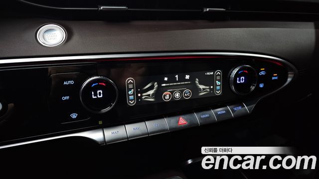 Genesis GV70 2023 — photo 29