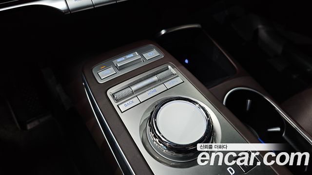 Genesis GV70 2023 — photo 30