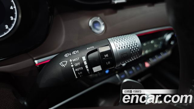 Genesis GV70 2023 — photo 34