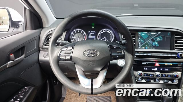 Hyundai AVANTE 2019 — photo 19