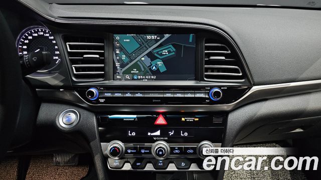 Hyundai AVANTE 2019 — photo 20