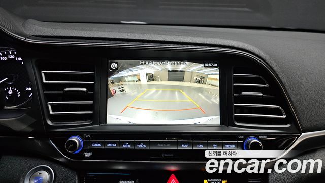 Hyundai AVANTE 2019 — photo 21