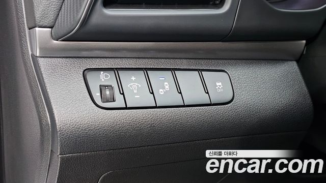 Hyundai AVANTE 2019 — photo 24